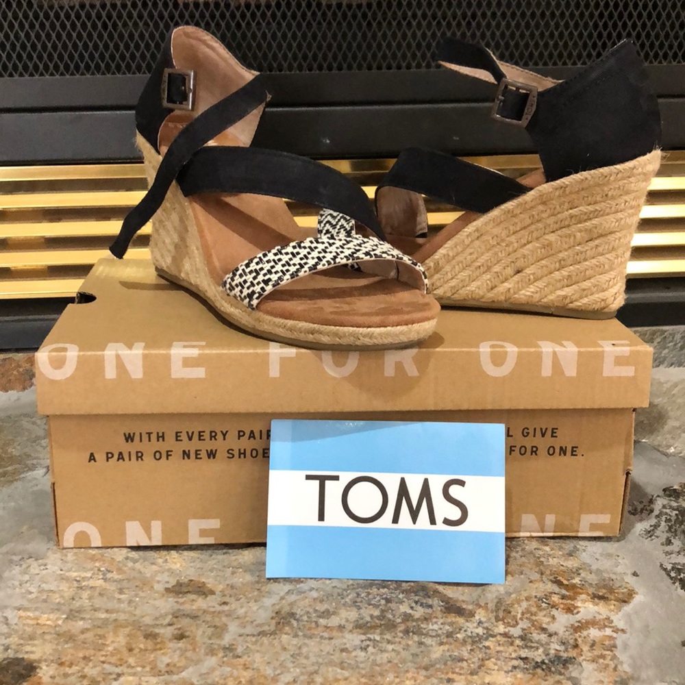 Toms Clarissa wedges. Size 6.5. White and black.